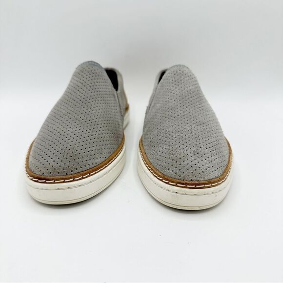 Ugg Adley Perforated Suede Slip On Low-Top Sneaker Gray Sz 7 - Picture 4 of 15